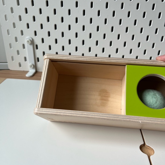 LOVEVERY Sliding Top Box Wood with felt ball - Picture 6 of 7
